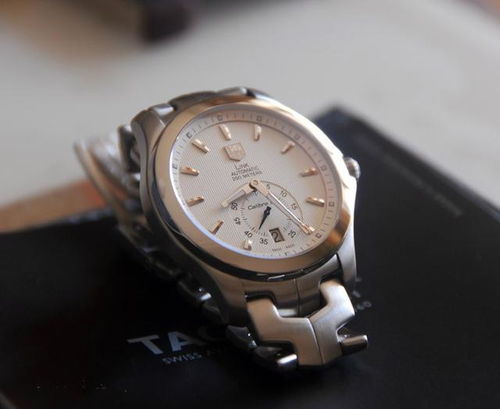 豪爽川表友 一萬多豪雅腕表被劃傷，寬容化解銷售風波